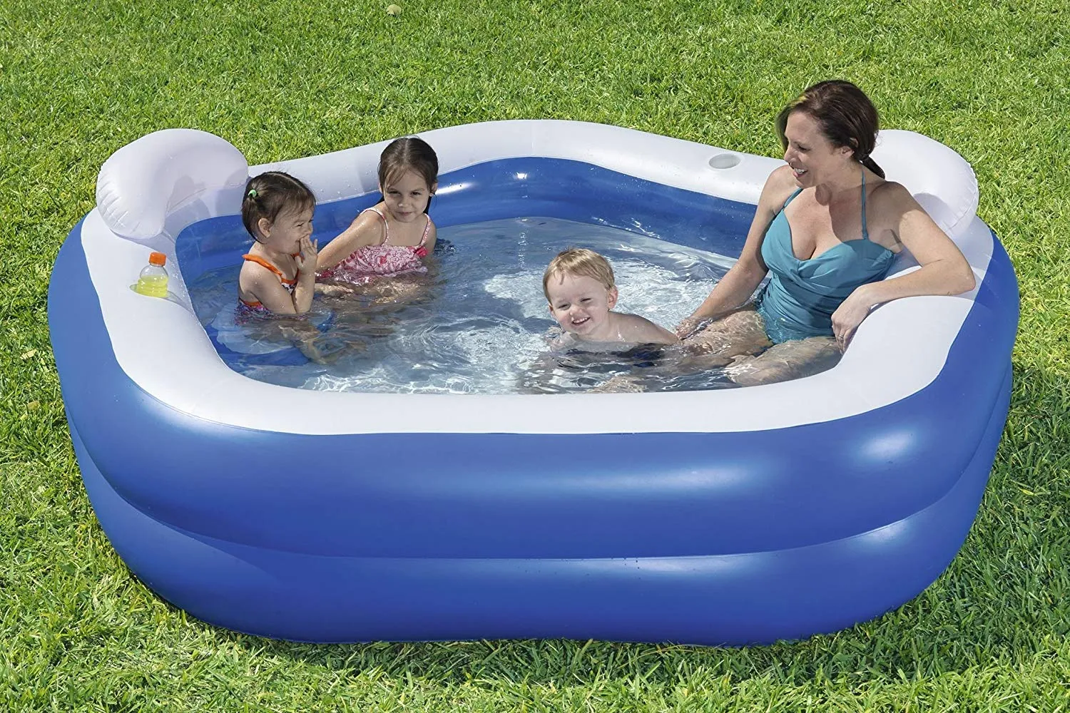 Bestway Family Fun Pool (7' x 6'9" x 27"/2.13m x 2.06m x 69cm)