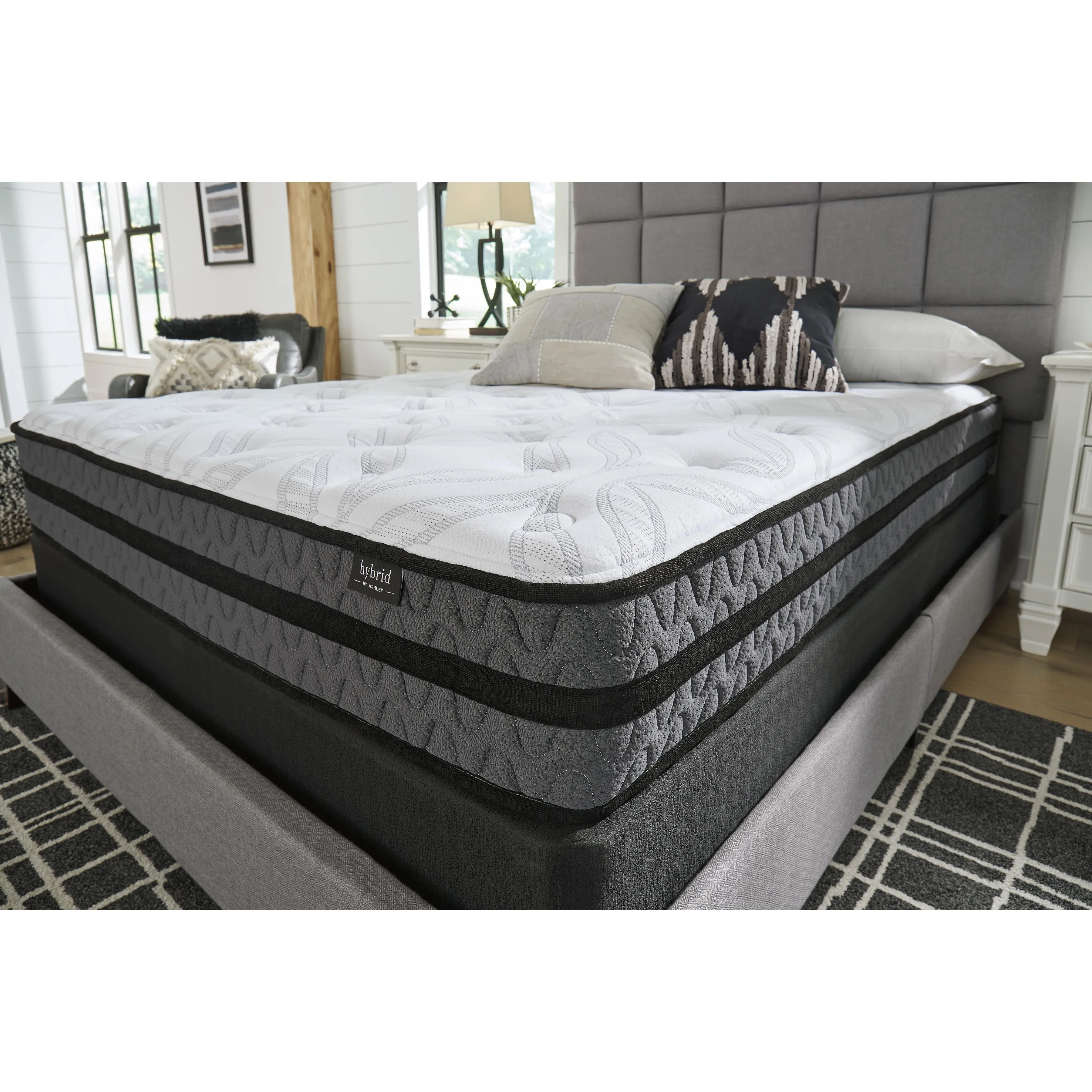 Sierra Sleep 10 Inch Pocketed Hybrid M58951 California King Mattress