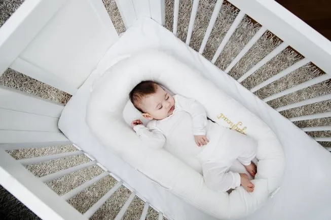 Sleepyhead Deluxe  Pod in Pristine White (0-8 months)